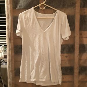 Banana republic white v neck size xl cotton shirt